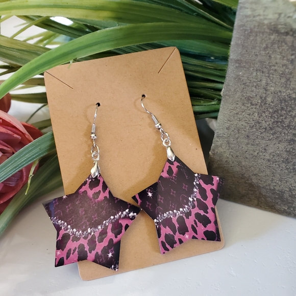 Pink Star Shaped Earrings - Picture 10 of 11